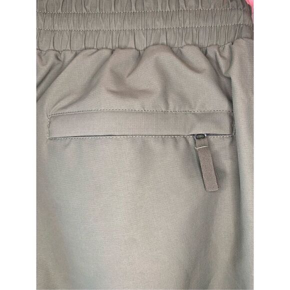 Cabela's Men's Green Mid-Rise Capri Pants Size - Picture 5 of 6